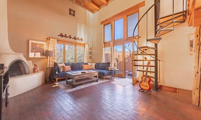 Taos House | Lovely Adobe Home With Private Hot Tub