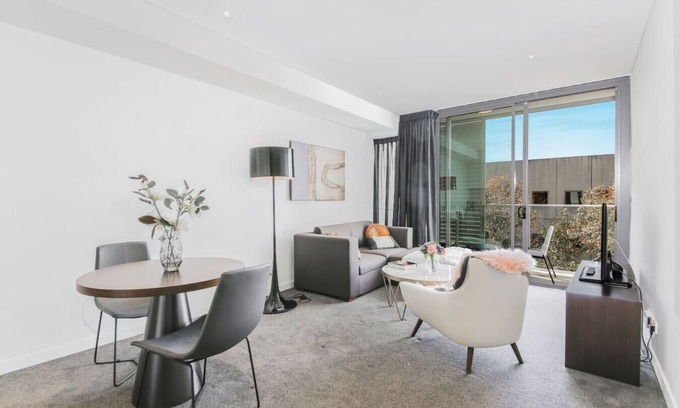 Chatswood CBD Apartment | lovely ap in heart of chatswood