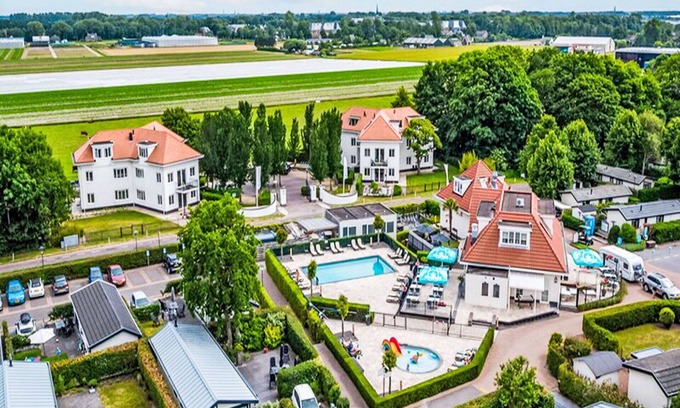 Municipality of Noordwijk House | Lovely apartment in villa for 4 guests with pool, WIFI, TV and terrace