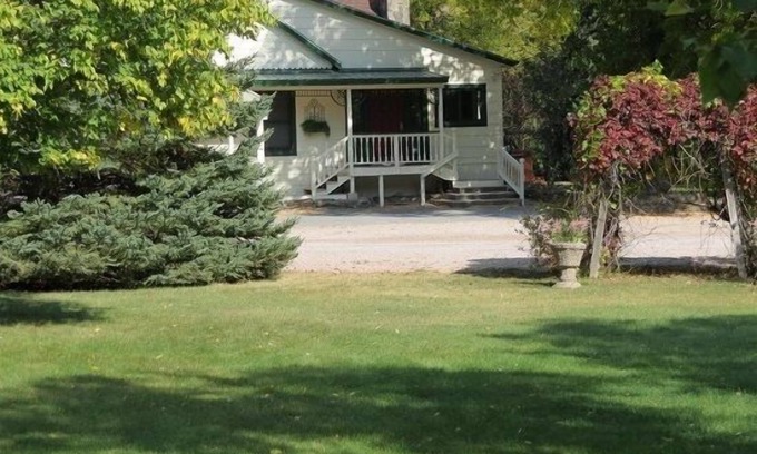 Rapid City House | Lovely country home on historic eight acre estate in the black hills