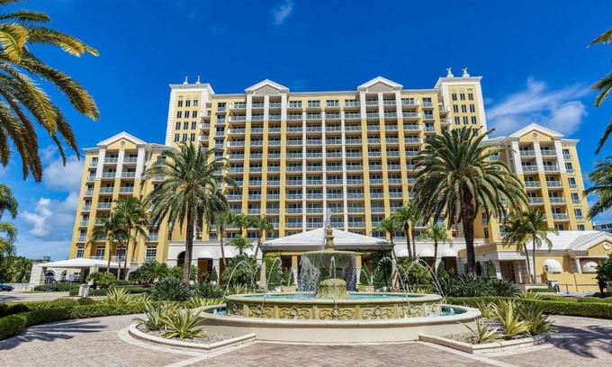 Key Biscayne House | Lovely Deluxe Unit Located at Ritz Carlton - Key Biscayne!