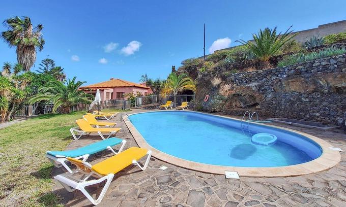 Buenavista del Norte House | Lovely home in Buenavista del Norte