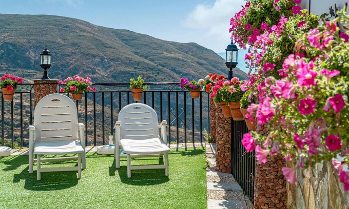 Mecina Bombaron House | Lovely home in Mecina Bombarón