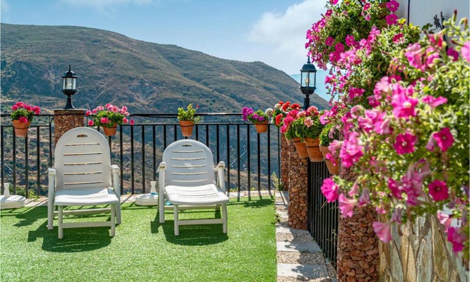 Mecina Bombaron House | Lovely Home In Mecina Bombarón