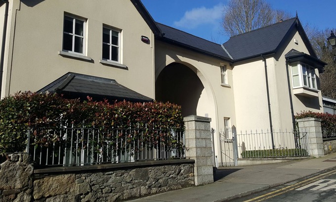 Avoca House | Lovely light filled townhouse in Avoca
