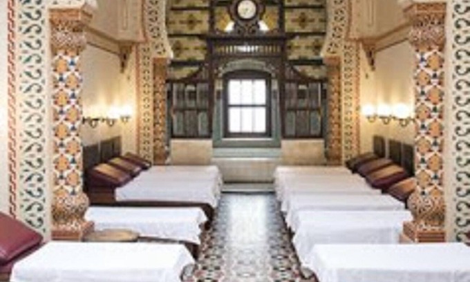 Harrogate House | Lovely period home, Spa town of Harrogate, sleeps up to 12