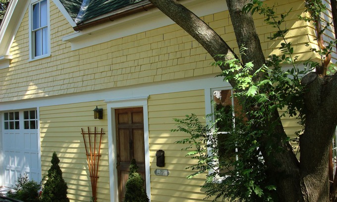 Edgewood House | Lovely private Carriage House on Historic Property