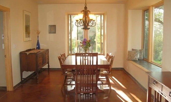 Midpines House | Lovely Straw Bale Home with Views of the Yosemite High Sierra!