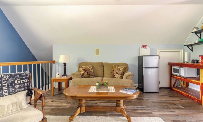 Arab Apartment | Lovely Studio Loft with Pool