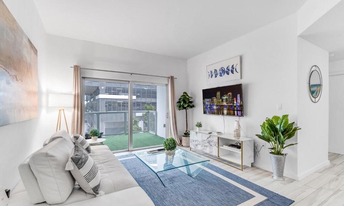 Midtown Apartment | Lovely Unit Mins from Wynwood with Free Parking