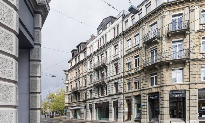 Old Town Apartment | Löwenplatz Apartment next to Station by Airhome