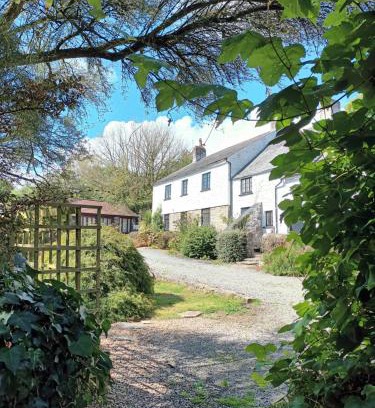 Swimbridge House | Lower Hearson Farm Cottages, animal experiences, seasonal outdoor heated pool, games barn, free fast WiFi, free parking