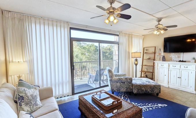 North Litchfield Beach Condo | LR-324 Second Row Condo - North Litchfield Beach - Community Pool