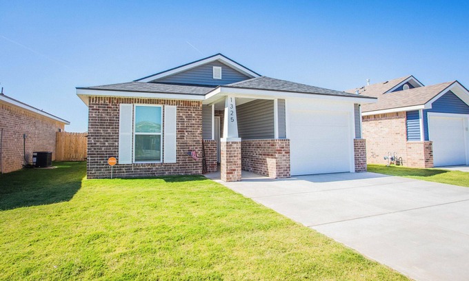 North by Northwest House | Lubbock House - 806 - the Country Cottage
