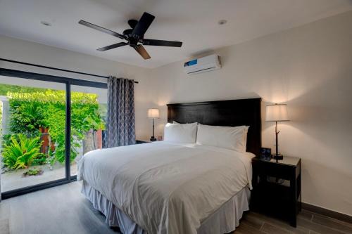 Colonia San Antonio Apartment | Lugar Pacifico - Spacious, Modern & Bright Apt