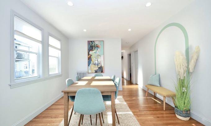 Everett House | Luke 1 House, Safe, Parking, Stylish, MBTA, Memorable