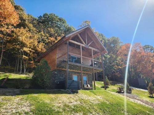 Scio House | Luminous Cabin with Hot-Tub, BBQ and Deck in Ohio