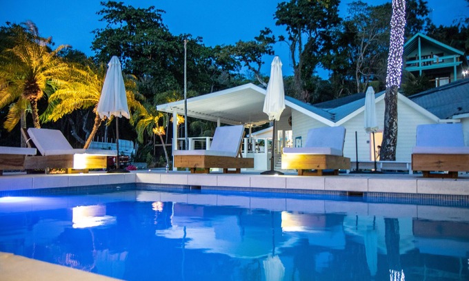 Antoneys Cay Hotel | Luna Beach