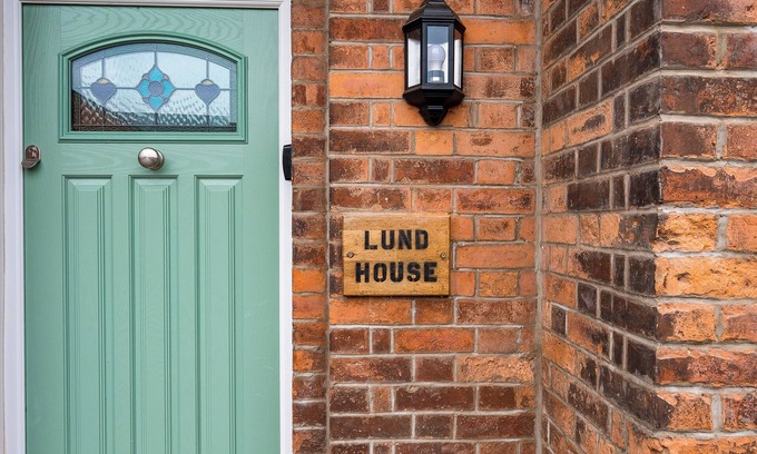 Newland Near Ulverston House | LUND HOUSE, pet friendly, character holiday cottage in Ulverston