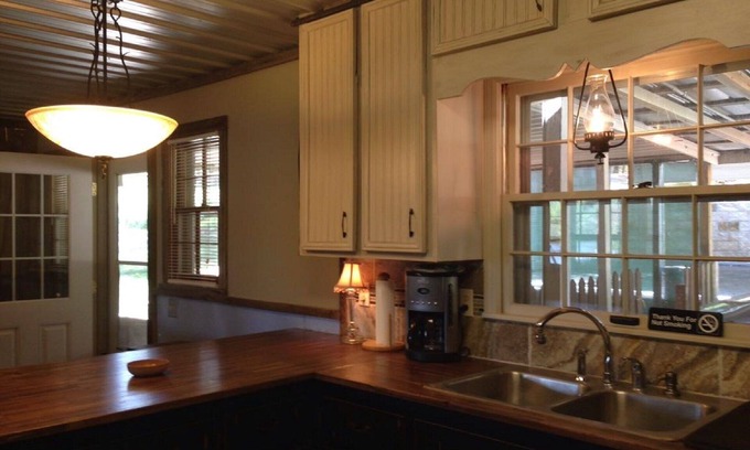 Scottsboro House | LUNKER BUNKER*Scottsboro/Lake Guntersville-near Goosepond;sleeps12; Boat parking