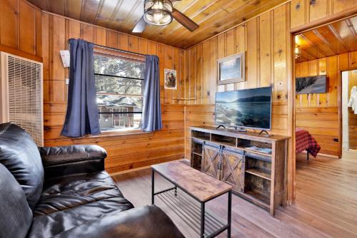 Big Bear Lake House | Lupine Lakeside Resort Cabin by Big Bear Vacations