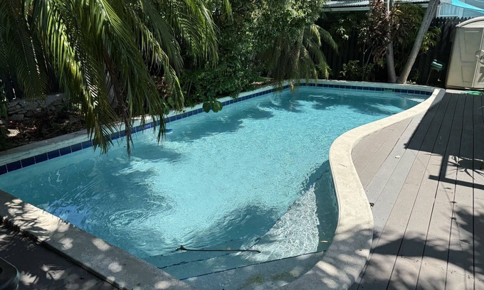 White Street Gallery District House | Lush Gardens-Pool-Jacuzzi-No Contact Check-In