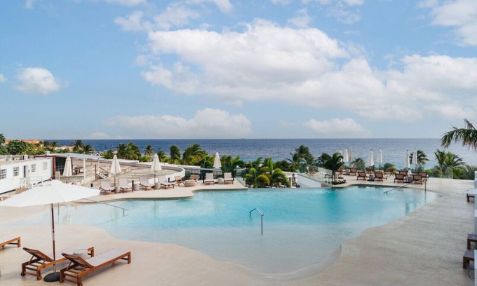 Willemstad Condo | LUX 2BD Condo ONE Mambo Beach 21 by Bocobay