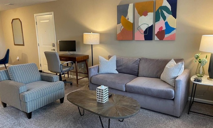 Tuttle West Apartment | Lux Dublin Hideaway | Desk + WiFi + Doggie Park!