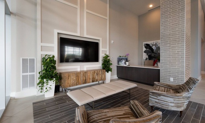 Westside Apartment | Lux & Spacious 1BD Apt with Pool View!