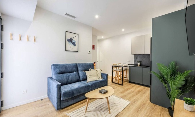 Las Acacias Apartment | Luxe Apartments Madrid Rio by Rentitup