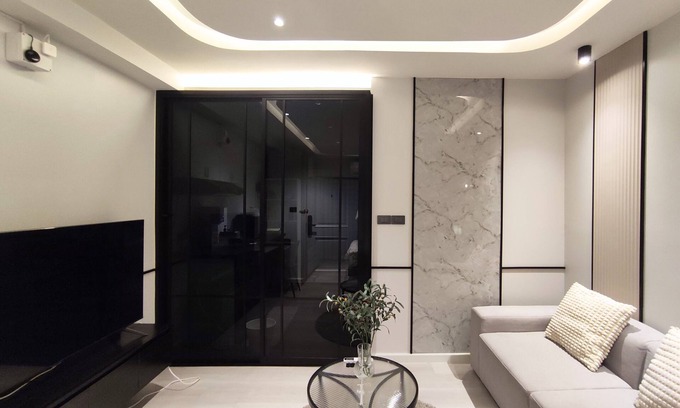 Ratchadaphisek Apartment | Luxe Design Studio Wellness & Tropical Retreat