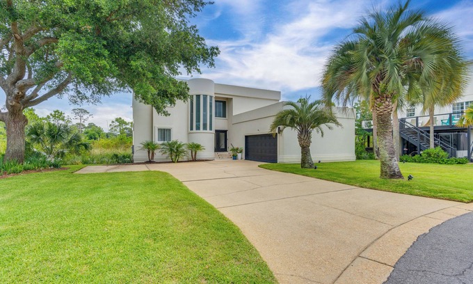 Pensacola House | Luxe Gulf Breeze Home w/Patios - 4 Mi to Beaches!