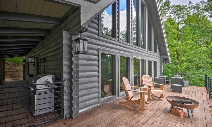Jasper Cabin | Luxe Jasper Cabin w/Deck + Blue Ridge Mtn Views!
