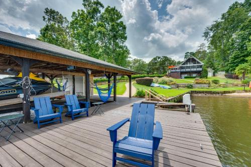 Eatonton House | Luxe Lake Sinclair Living Private Dock and Beach!