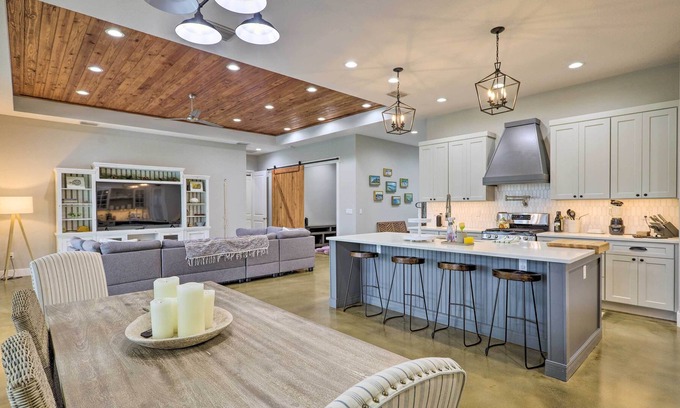 Wedgefield House | Luxe Orlando Escape w/ Private Saltwater Pool