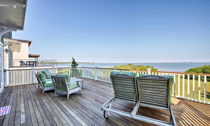 East Quogue House | Luxe Waterfront East Quogue Home w/Beach On-Site!