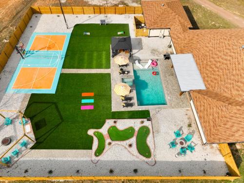 Fredericksburg House | Luxpoolpickleballgolfsleeps205min To Main
