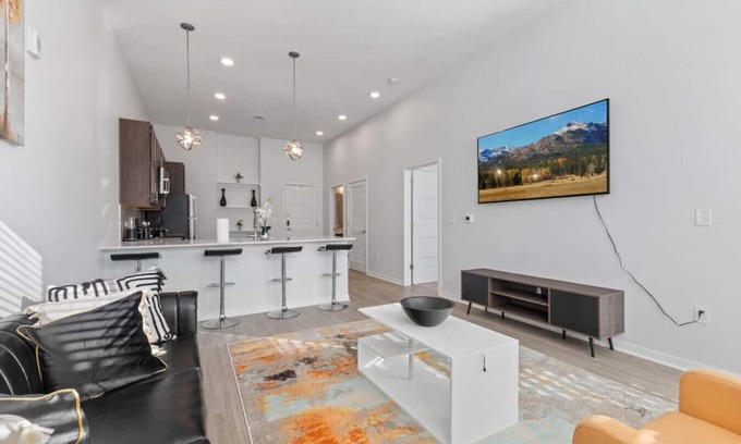 Fishers Apartment | Luxurious 1-Bedroom Fishers