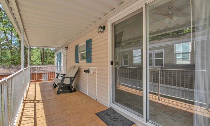 Gatlinburg - Pigeon Forge Cottage | Luxurious 2BR Cottage in Pigeon Forge