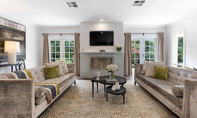 Wentworth Falls House | Luxurious 4BR Villa/Bush/Fireplace/Pet Friendly