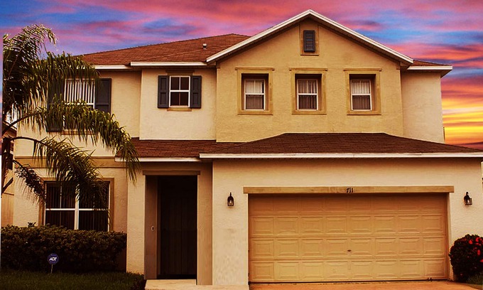 Legacy Park Villa | LUXURIOUS 5 Bed/4.5 Bath ~ Family~ Disney Theme~Game Room~Spa~ Pool~Wifi