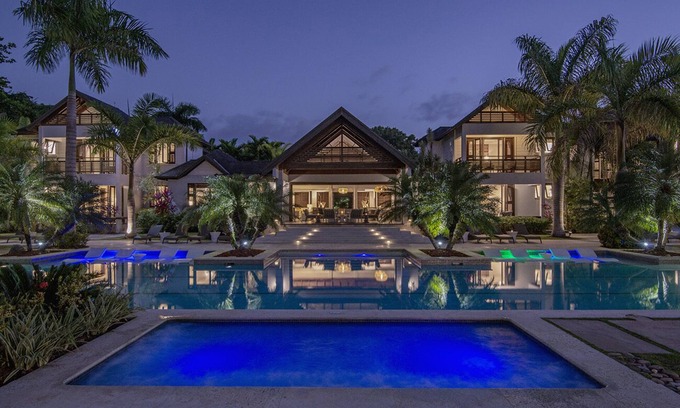 Mammee Bay Villa | Luxurious 7 Bedroom Beachfront Villa in Old Fort Bay, St. Ann