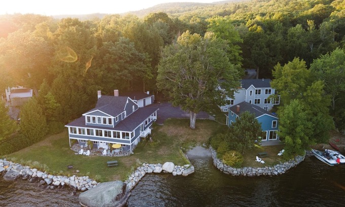 Dedham Cottage | Luxurious, ADA accessible lakefront home for the whole family near Acadia
