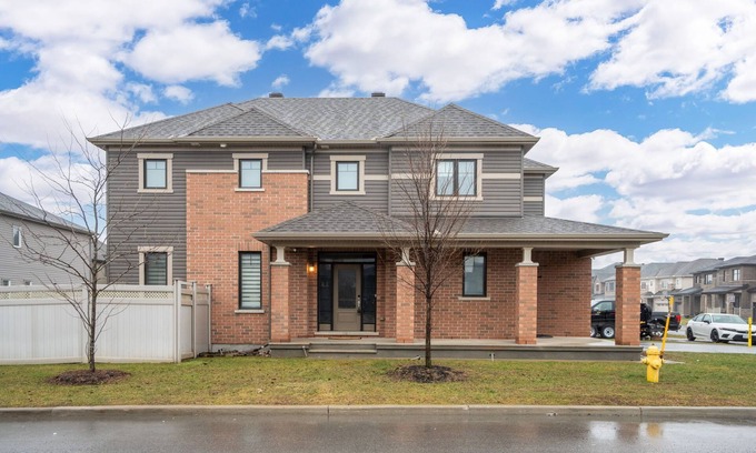 Ottawa Division House | Luxurious and Beautiful House