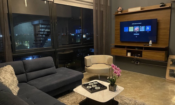 Gascue Apartment | Luxurious and Modern KingBed industrial style loft