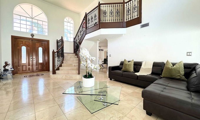 Country Walk House | Luxurious and Spacious House - 4/3 - Pool BBQ