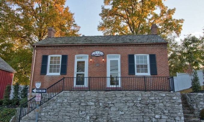 St. Charles House | Luxurious couples retreat just steps from Historic Main Street in St. Charles!