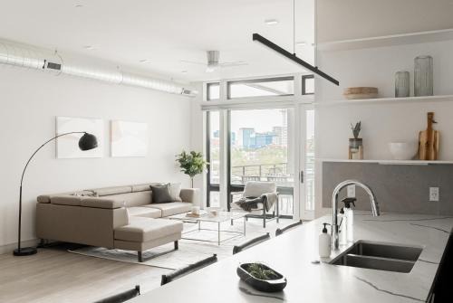 Jefferson Park House | Luxurious Escape - Walk to Empower Field - Tesoro