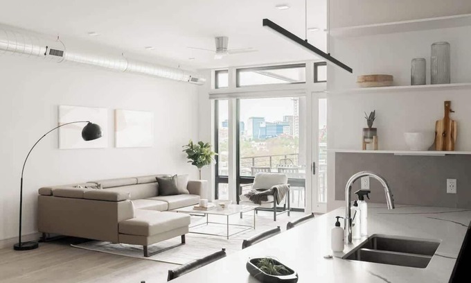 Jefferson Park Condo | Luxurious Escape | Walk to Empower Field | Tesoro