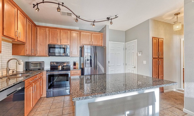 Cottonwood Condo | Luxurious fully furnished rental near Parker/DTC located on Happy Canyon Trail